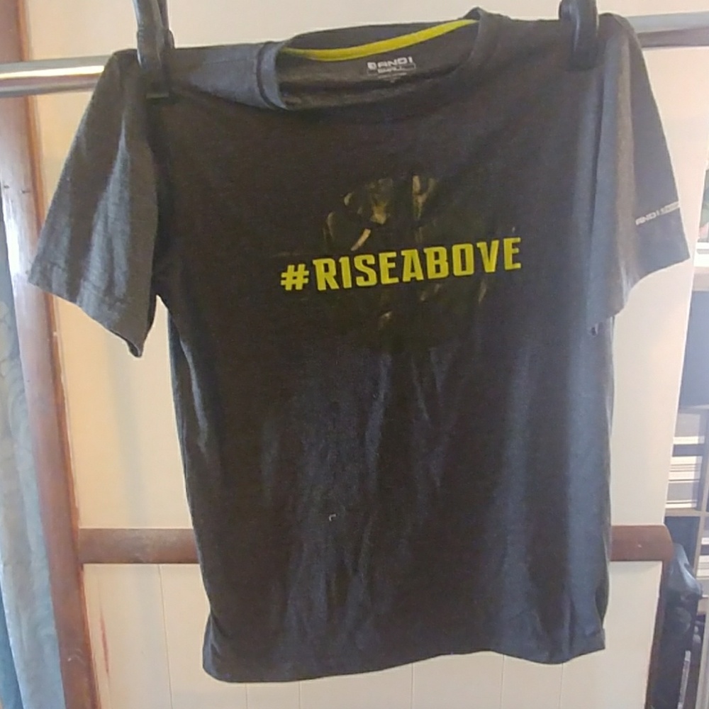 And 1 mens small tee